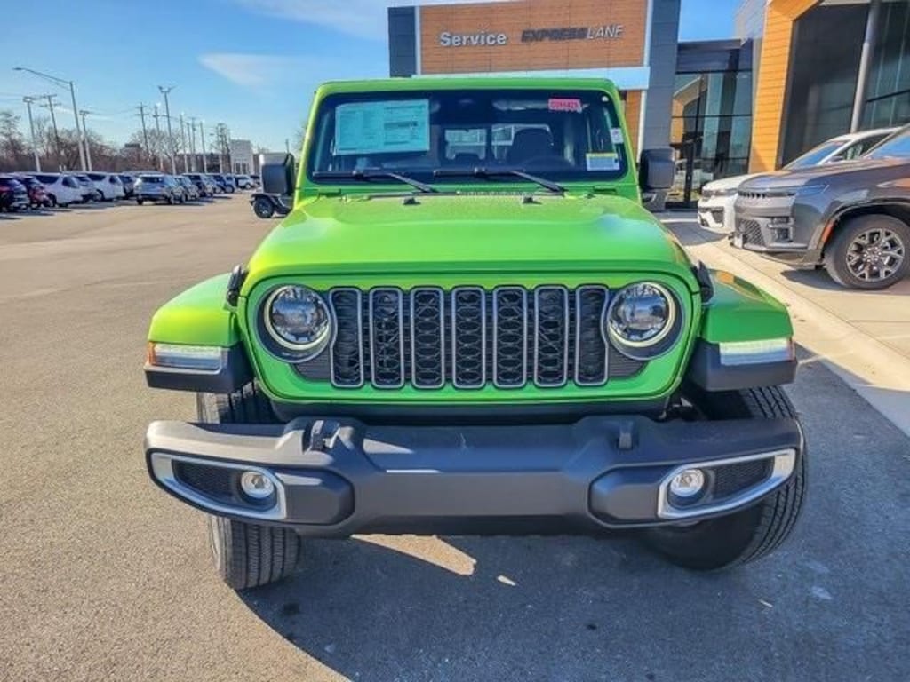 New 2026 Jeep Gladiator Sahara Pickup