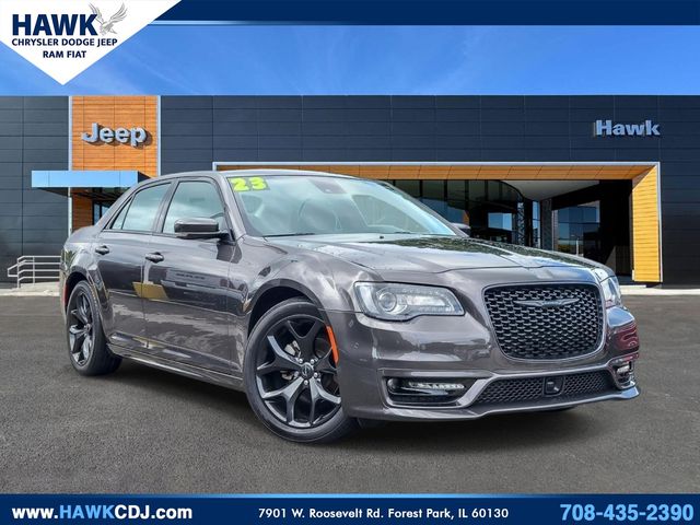 2023 Chrysler 300 Touring L