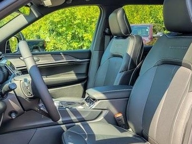 2025 JEEP GRAND CHEROKEE L - Image 9