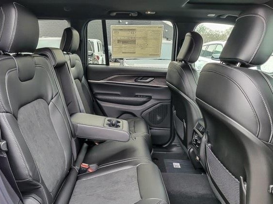 2026 JEEP GRAND CHEROKEE - Image 9