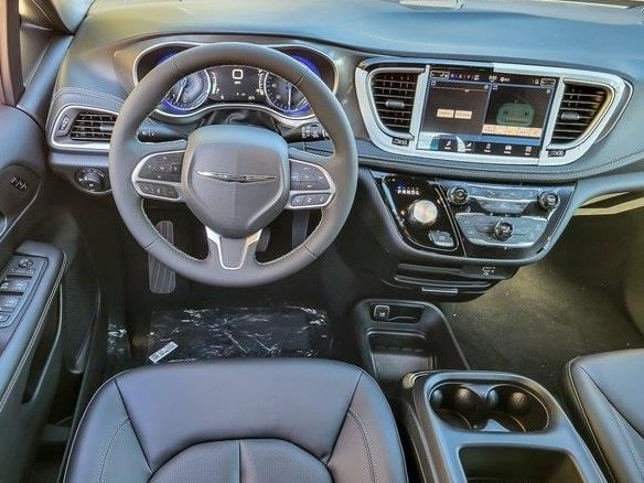 2026 CHRYSLER PACIFICA - Image 13