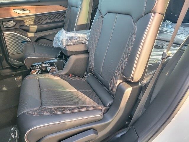 2026 JEEP GRAND CHEROKEE L - Image 11