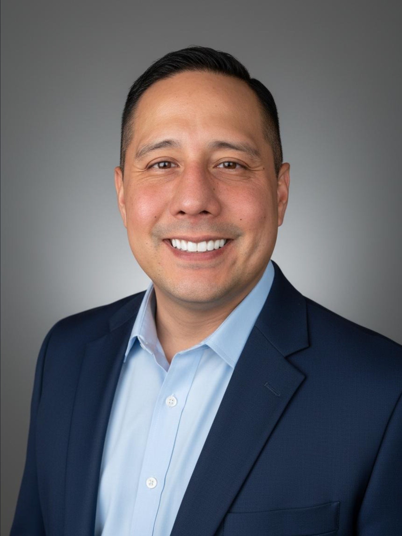 Staff member Peter Wong from ID_31834ffa9718