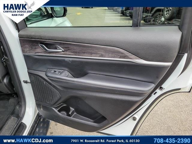 2023 JEEP GRAND CHEROKEE L - Image 30