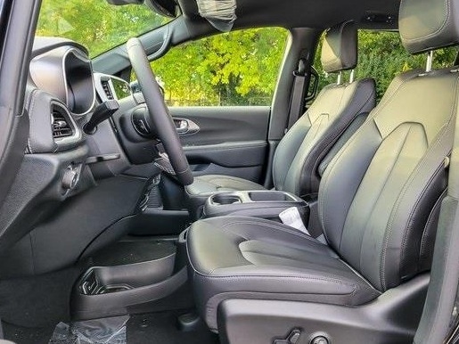 2026 CHRYSLER PACIFICA - Image 9