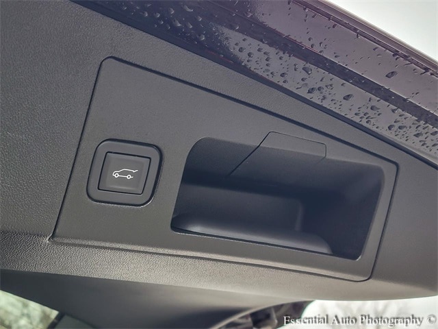 2025 CADILLAC XT5 - Image 28