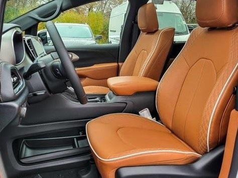 2026 CHRYSLER PACIFICA - Image 9