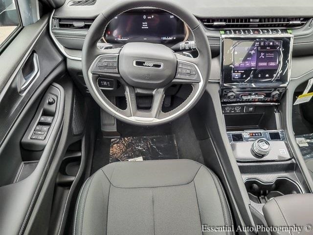 2025 JEEP GRAND CHEROKEE - Image 13