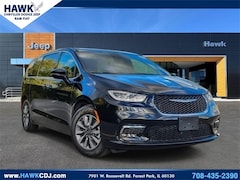 2026 Chrysler Pacifica Hybrid Select Passenger Van