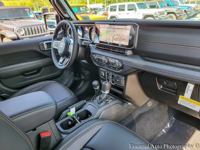 2025 JEEP WRANGLER - Image 26