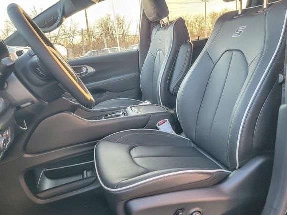 2026 CHRYSLER PACIFICA - Image 9