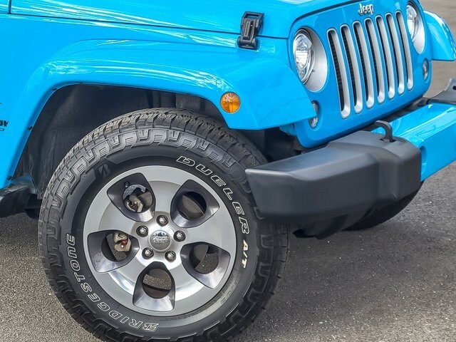 2018 Jeep Wrangler Unlimited Sahara photo 2