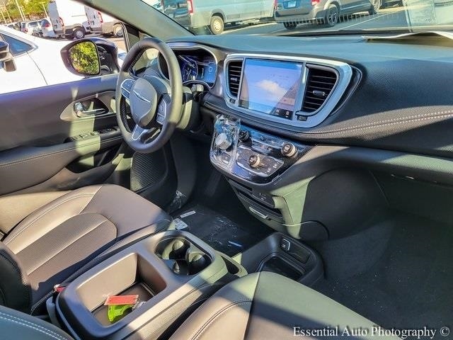 2026 CHRYSLER PACIFICA - Image 25
