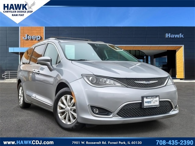 2018 Chrysler Pacifica Touring L's photo