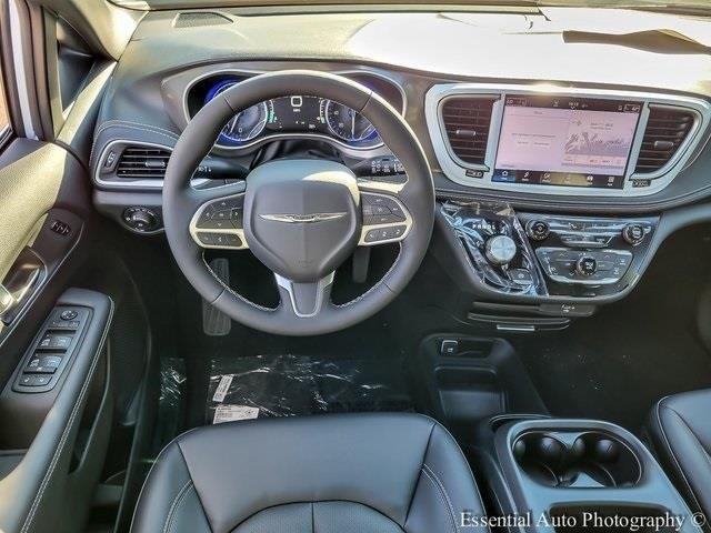 2026 CHRYSLER PACIFICA - Image 14