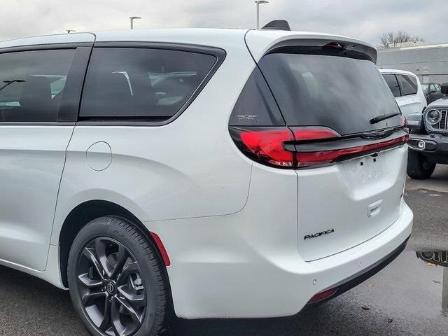 2026 CHRYSLER PACIFICA - Image 6