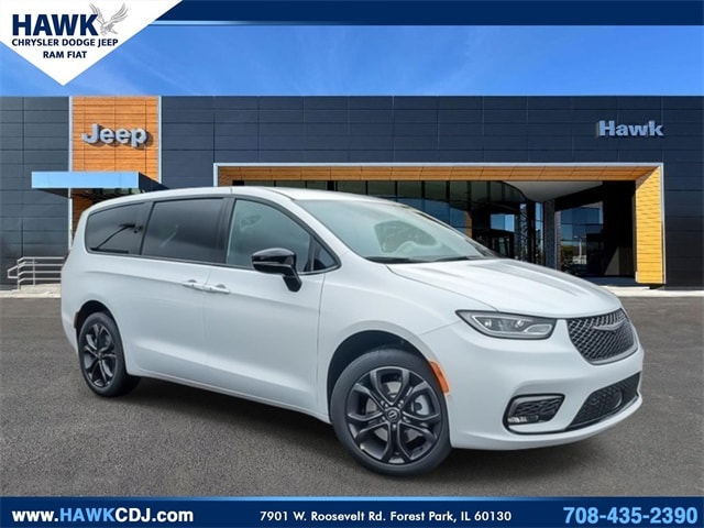 2026 Chrysler Pacifica Select's photo