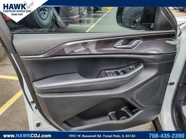 2023 JEEP GRAND CHEROKEE - Image 25