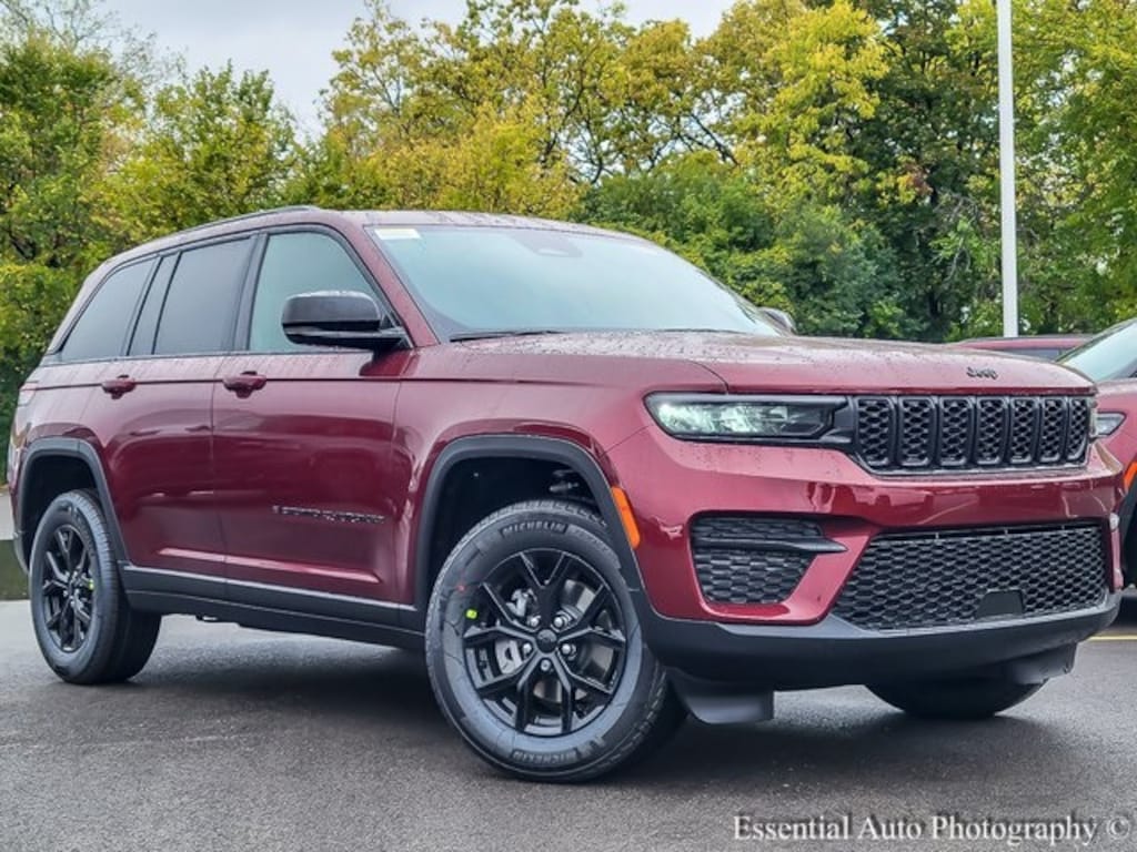 New 2025 Jeep Grand Cherokee Laredo Sport Utility