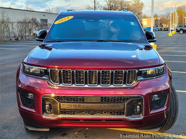2024 Jeep Grand Cherokee Overland photo 4