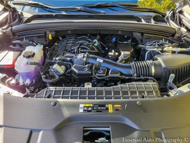 2025 JEEP GRAND CHEROKEE - Image 8