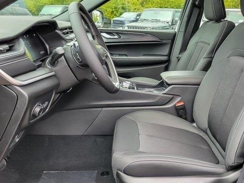 2025 JEEP GRAND CHEROKEE - Image 9