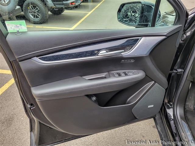 2025 CADILLAC XT5 - Image 25