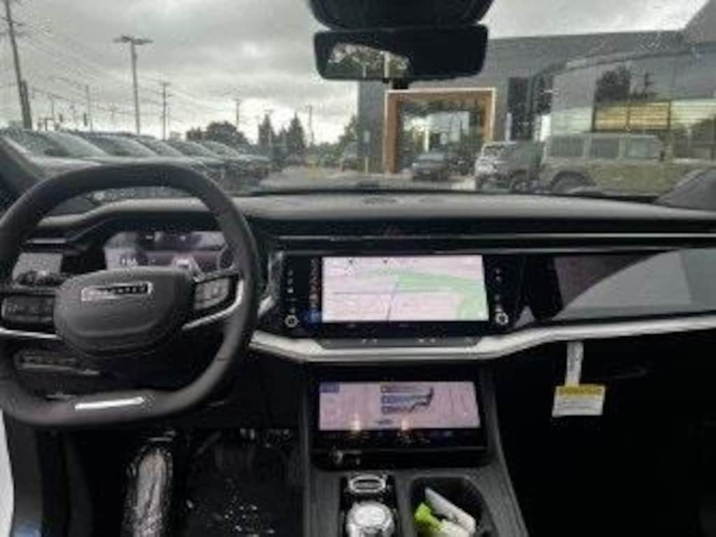 New 2025 Jeep Grand Cherokee L Summit Sport Utility