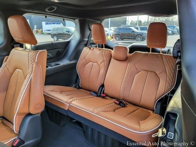 2026 CHRYSLER PACIFICA - Image 12