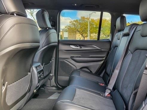 2025 JEEP GRAND CHEROKEE - Image 11