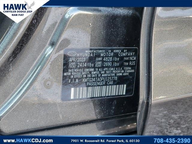 2023 GENESIS G70 - Image 36