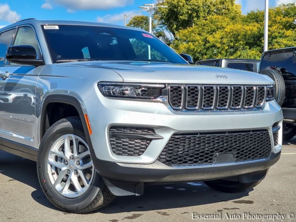 New 2025 Jeep Grand Cherokee Laredo Sport Utility