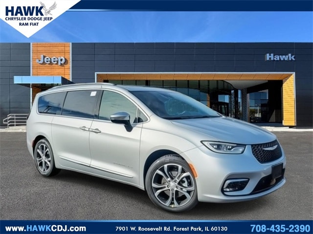 2026 Chrysler Pacifica Pinnacle's photo