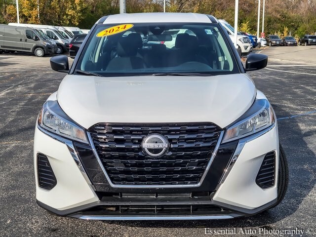 2024 Nissan Kicks S photo 3