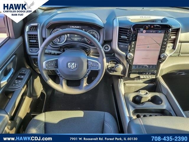 2025 RAM 1500 - Image 12