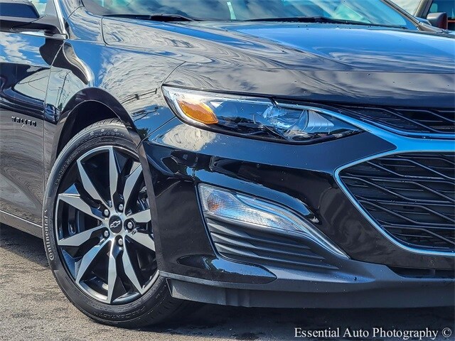 2025 Chevrolet Malibu RS photo 3