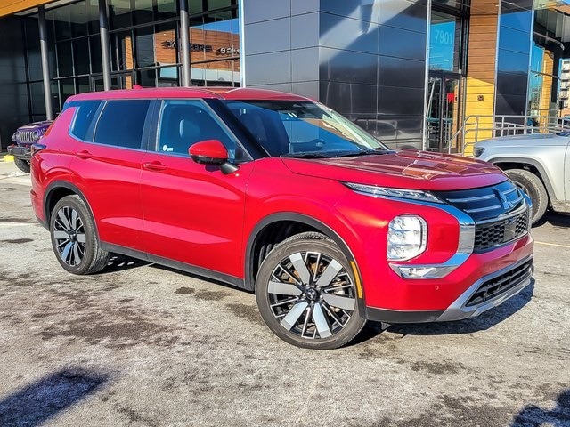 2025 Mitsubishi Outlander SE's photo