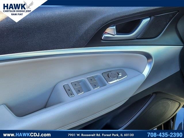 2023 GENESIS G70 - Image 14