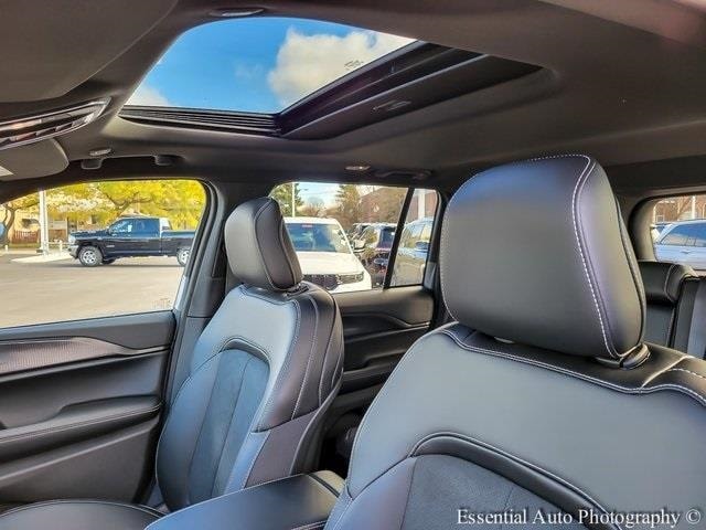 2025 JEEP GRAND CHEROKEE - Image 10