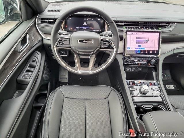 2025 JEEP GRAND CHEROKEE - Image 13