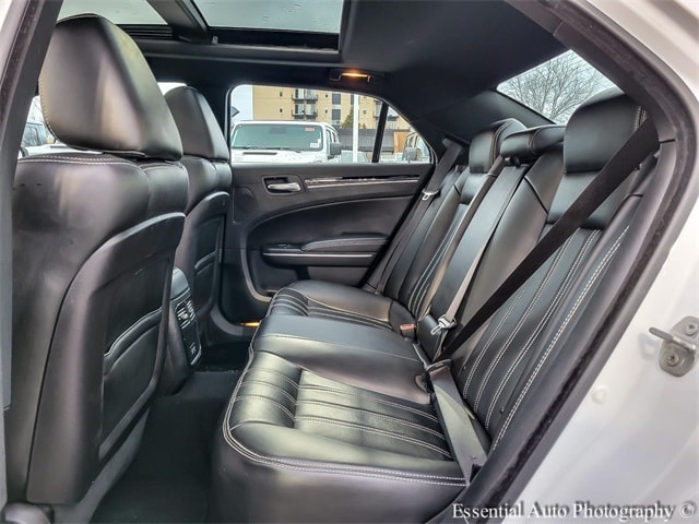 2023 CHRYSLER 300 - Image 11