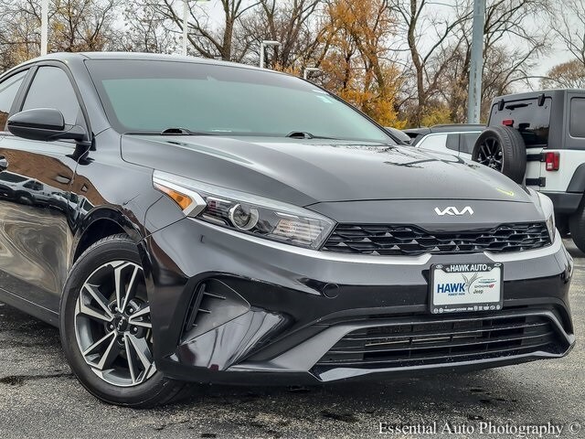 2023 Kia Forte LXS photo 2