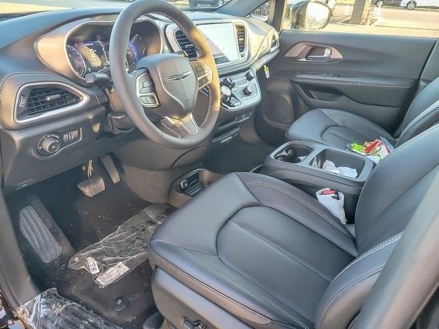 2026 CHRYSLER PACIFICA - Image 9
