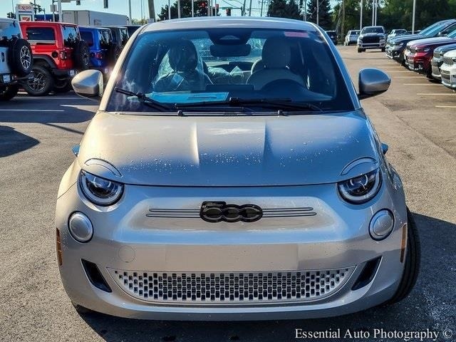 2025 FIAT 500E - Image 4