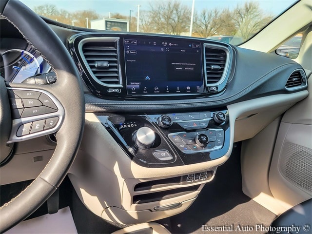 2024 CHRYSLER PACIFICA - Image 25