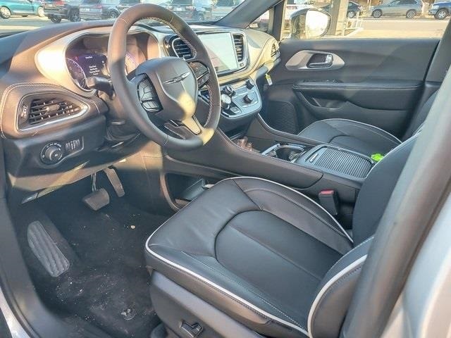 2026 CHRYSLER PACIFICA - Image 9
