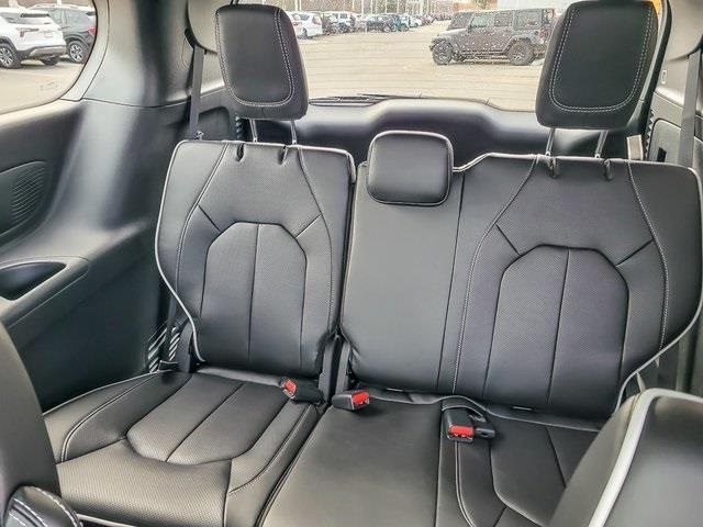 2026 CHRYSLER PACIFICA - Image 12