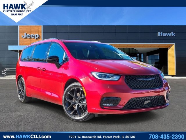 Used 2025 Chrysler Pacifica Limited Minivan/Van