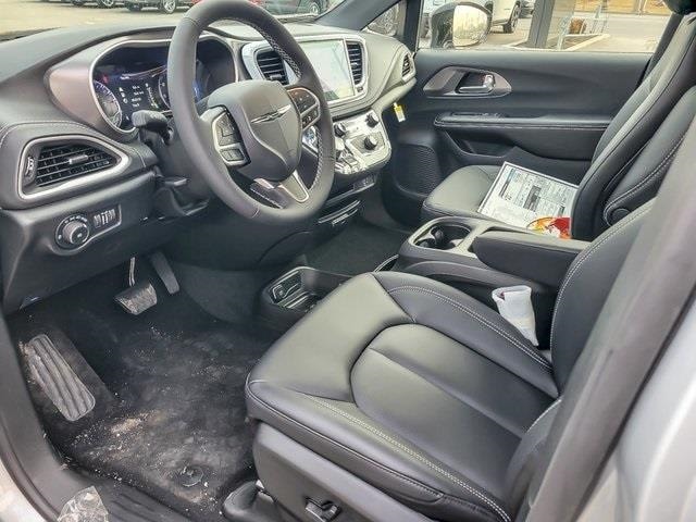 2026 CHRYSLER PACIFICA - Image 9