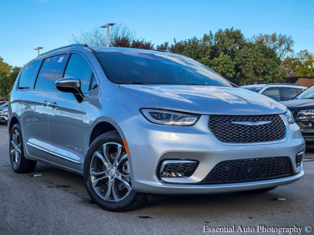 New 2026 Chrysler Pacifica Pinnacle Passenger Van
